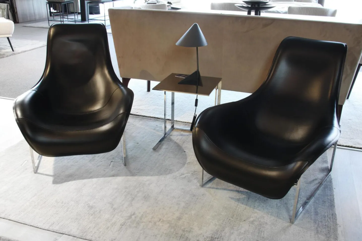 2-er Set Loungesessel Mart Leder Schwarz Matt und Beistelltisch Simplice