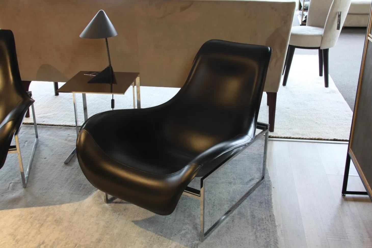 2-er Set Loungesessel Mart Leder Schwarz Matt und Beistelltisch Simplice