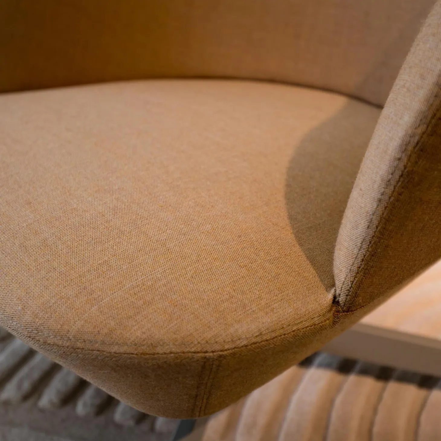 2er Set Loungestühle Oslo Stoff Geformter PU Schaum Mit Stahl Und Holzrahmen Beige Gestell Stahl