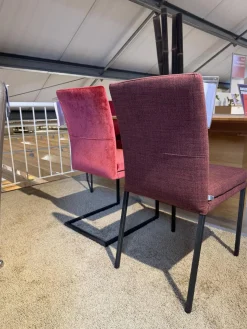 6er Set Saragossa Stoff Rot Verschiedene Farbtöne Gestell 2x Freischwinger Metall Schwarz Pulverbeschichtet 2x 4 Fuß Metall Schwarz Pulverbeschichtet Und 2x Kufen Metall Schwarz Pulverbschichtetet