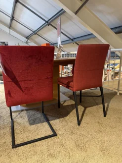 6er Set Saragossa Stoff Rot Verschiedene Farbtöne Gestell 2x Freischwinger Metall Schwarz Pulverbeschichtet 2x 4 Fuß Metall Schwarz Pulverbeschichtet Und 2x Kufen Metall Schwarz Pulverbschichtetet