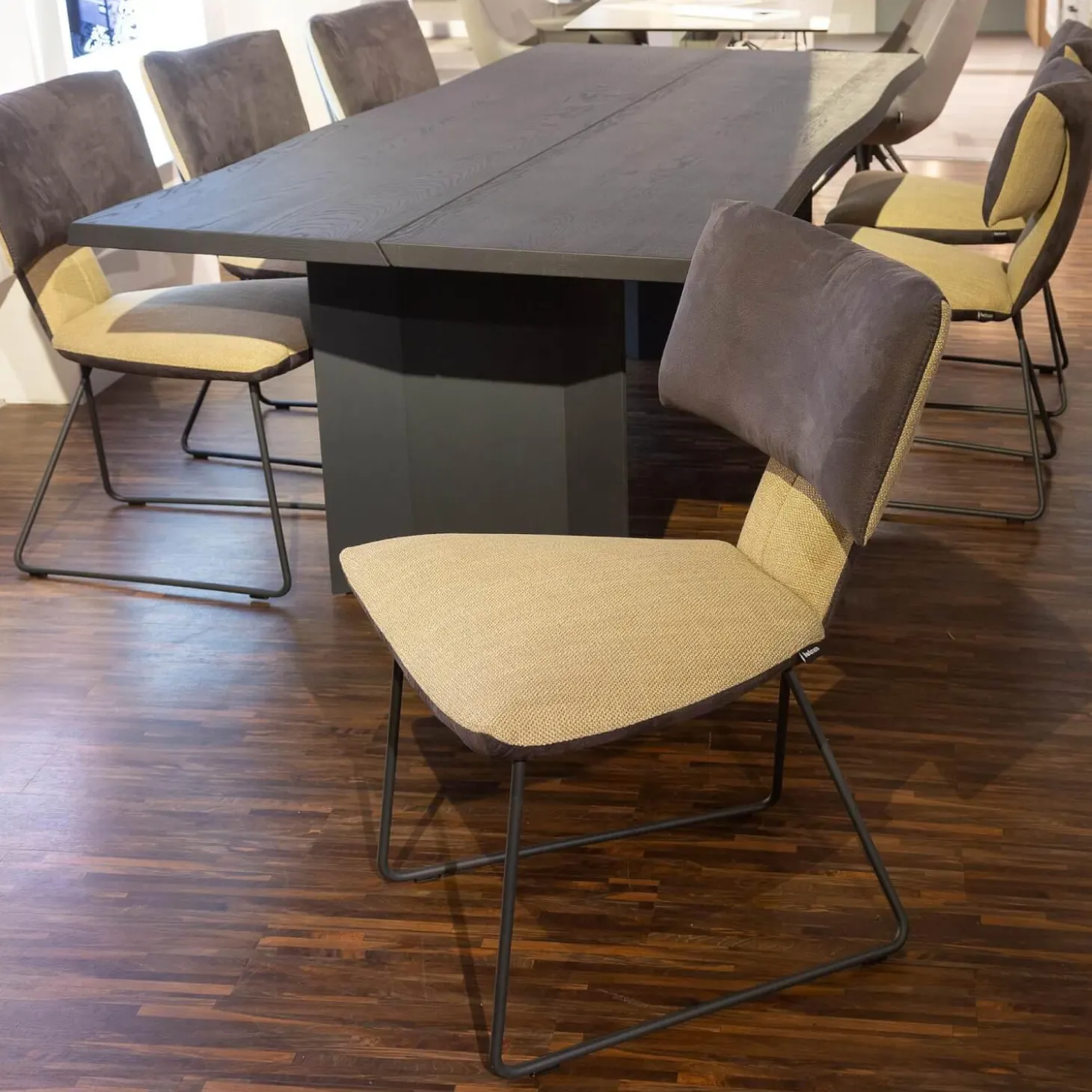 6er Set Stühle Ella Kilva Außen Microfaser 52M Anthrazit Innen Flachgewebe 50F Beige Gestell Metall Schwarz Ohne Tisch