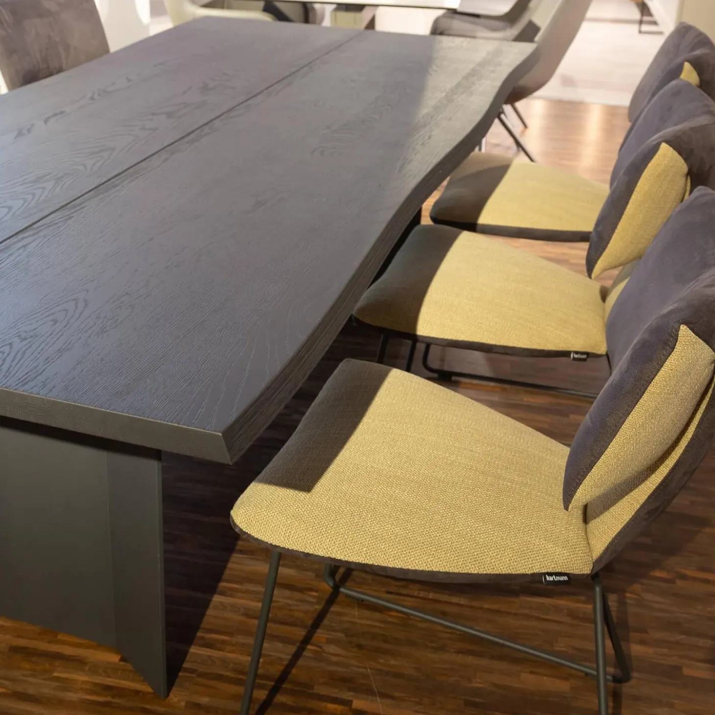 6er Set Stühle Ella Kilva Außen Microfaser 52M Anthrazit Innen Flachgewebe 50F Beige Gestell Metall Schwarz Ohne Tisch