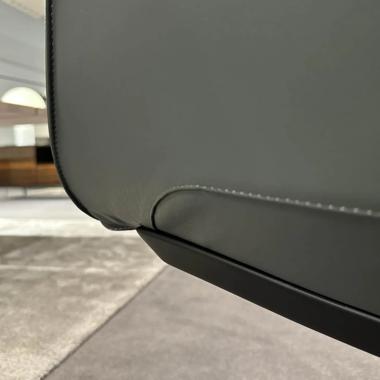 2er Set Stühle Sheru Leder Congress 1441 Basalt Grau Außen Schwarz Gestell Matt Schwarz Pulverbeschichtet