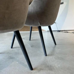 2er Set Stuhl 1375 Stoff Harald 2 Mineral 242 Grau Füße Eiche Geflammt Geölt Mit Kunststoffgleitern