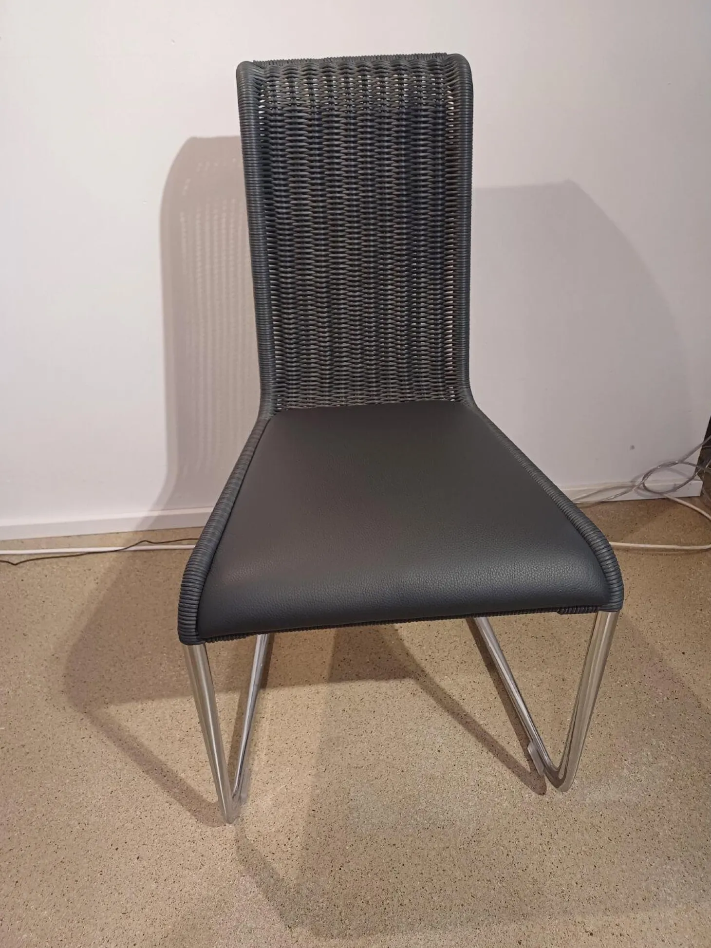 4er Set Stuhl B20i Bezug Leder 1 Anthrazit Geflecht Anthrazit Gestell Verchromt Mit Filzgleitern