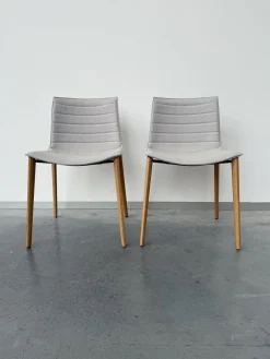 2er Set Stuhl Catifa 46 Stoff Kvadrat Steellcut Trio 105 Grau Gestell Eiche Natur L22