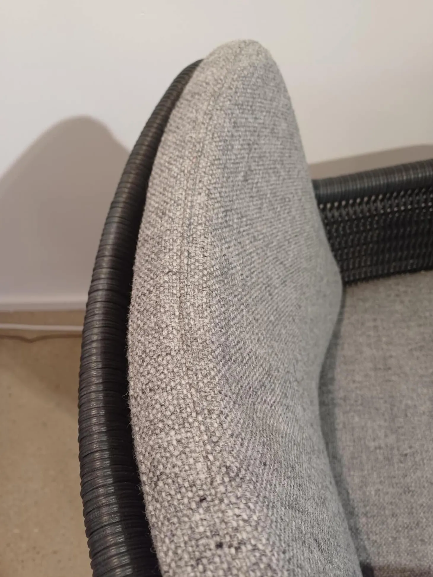 4er Set Stuhl D43 Armlehner Stoff Hallingdal Fb 130 Anthrazit Geflecht Anthrazit Gestell Schwarz Pulverbeschichtet