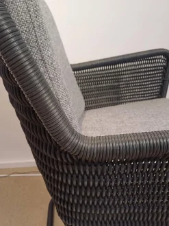 4er Set Stuhl D43 Armlehner Stoff Hallingdal Fb 130 Anthrazit Geflecht Anthrazit Gestell Schwarz Pulverbeschichtet