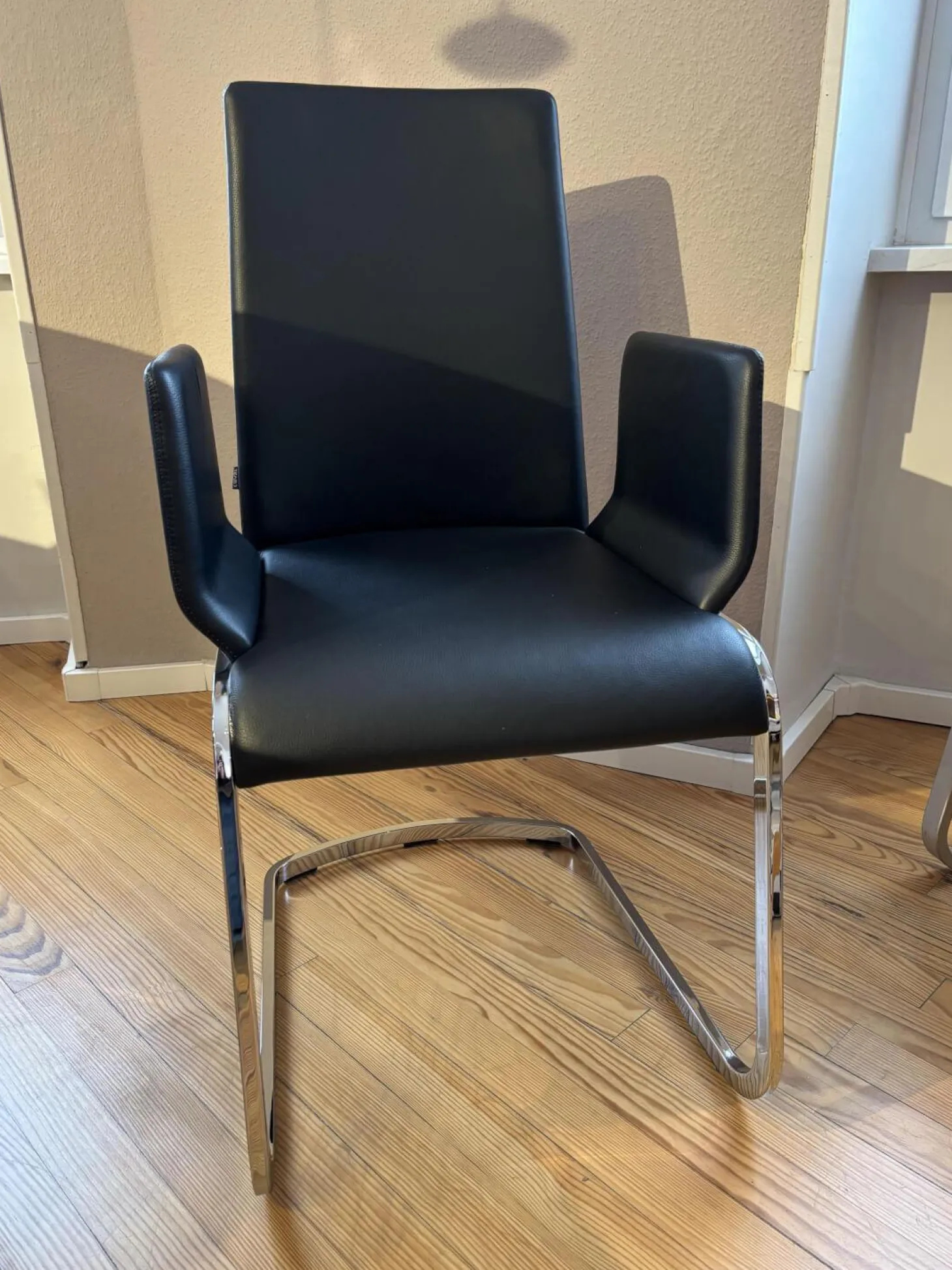 6er Set Stuhl F1 Leder 70240 Schwarz Gestell Stahl Verchromt Glänzend