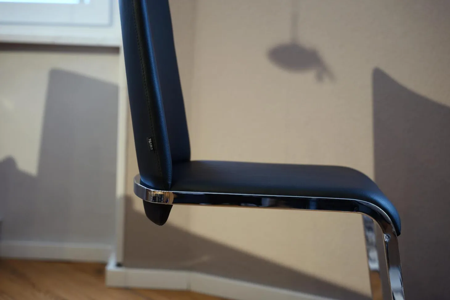 6er Set Stuhl F1 Leder 70240 Schwarz Gestell Stahl Verchromt Glänzend