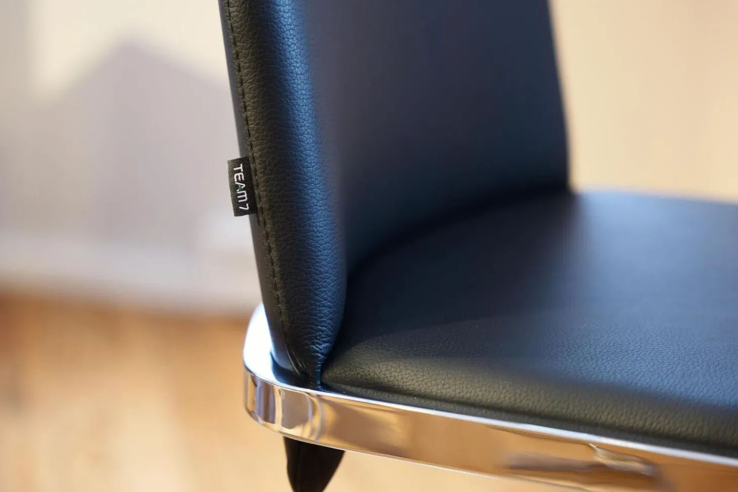 6er Set Stuhl F1 Leder 70240 Schwarz Gestell Stahl Verchromt Glänzend