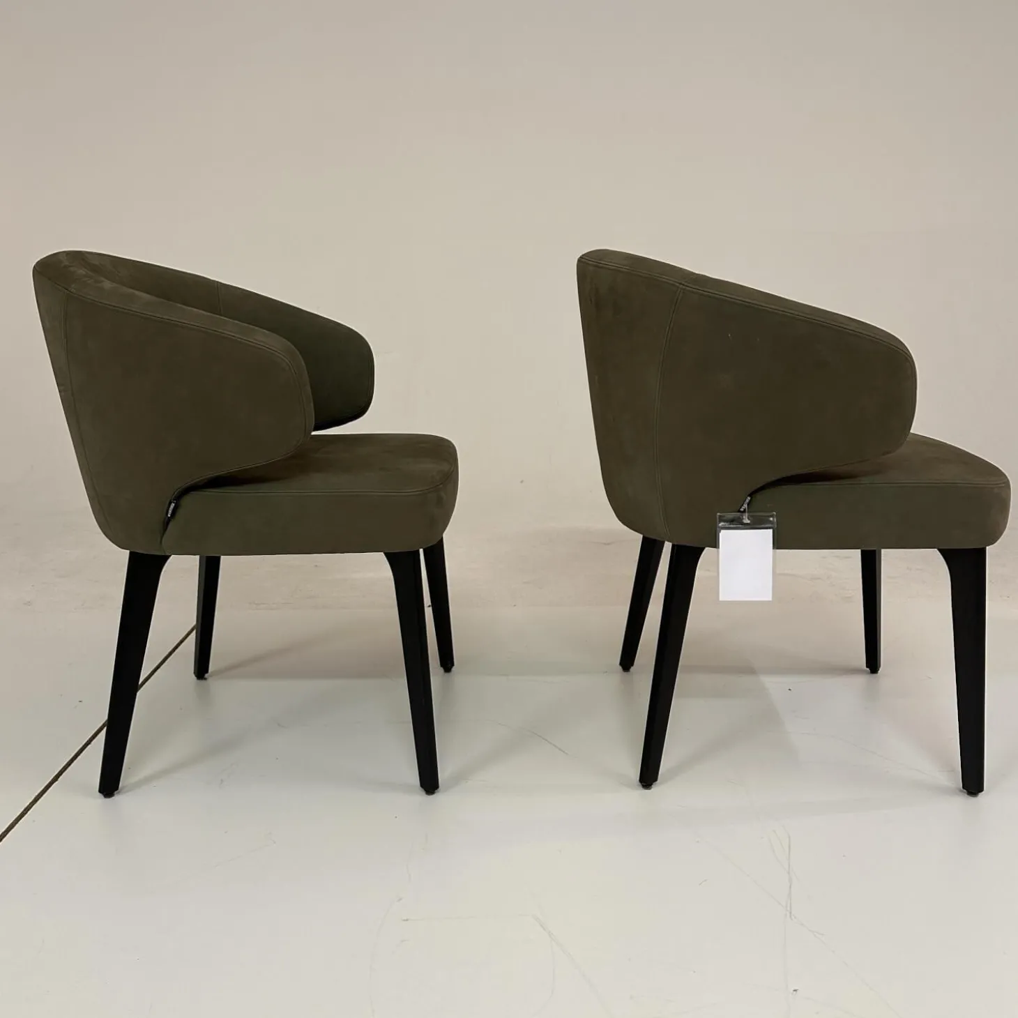 2er Set Stuhl George Bezug Leder L9999F Velvet Grau Braun Holzgestell Füße Schwarz Gebeizt