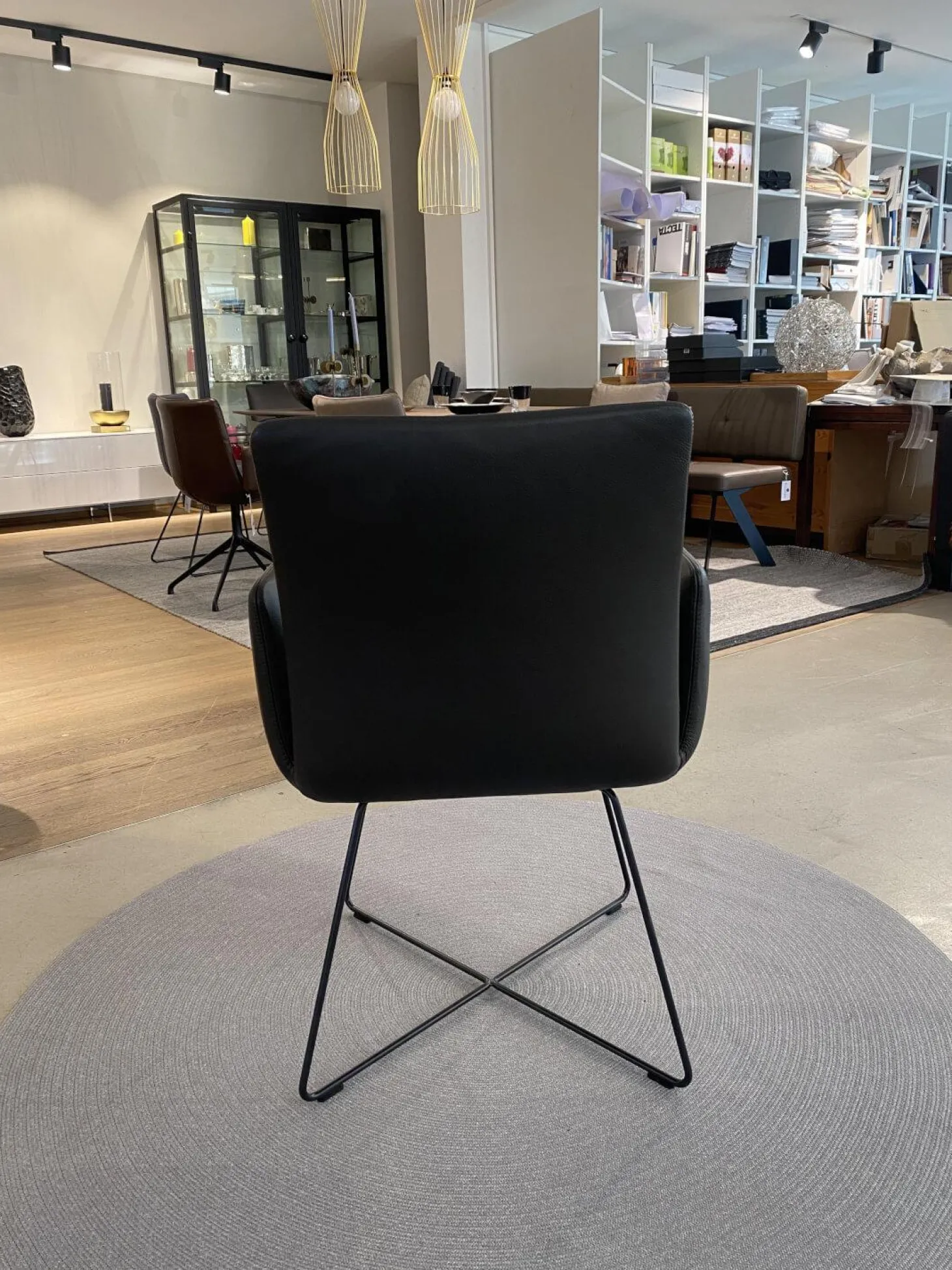 2er Set Stuhl Jalis Leder 179 Mocca Schwarz Gestell M20 Lack Schwarz