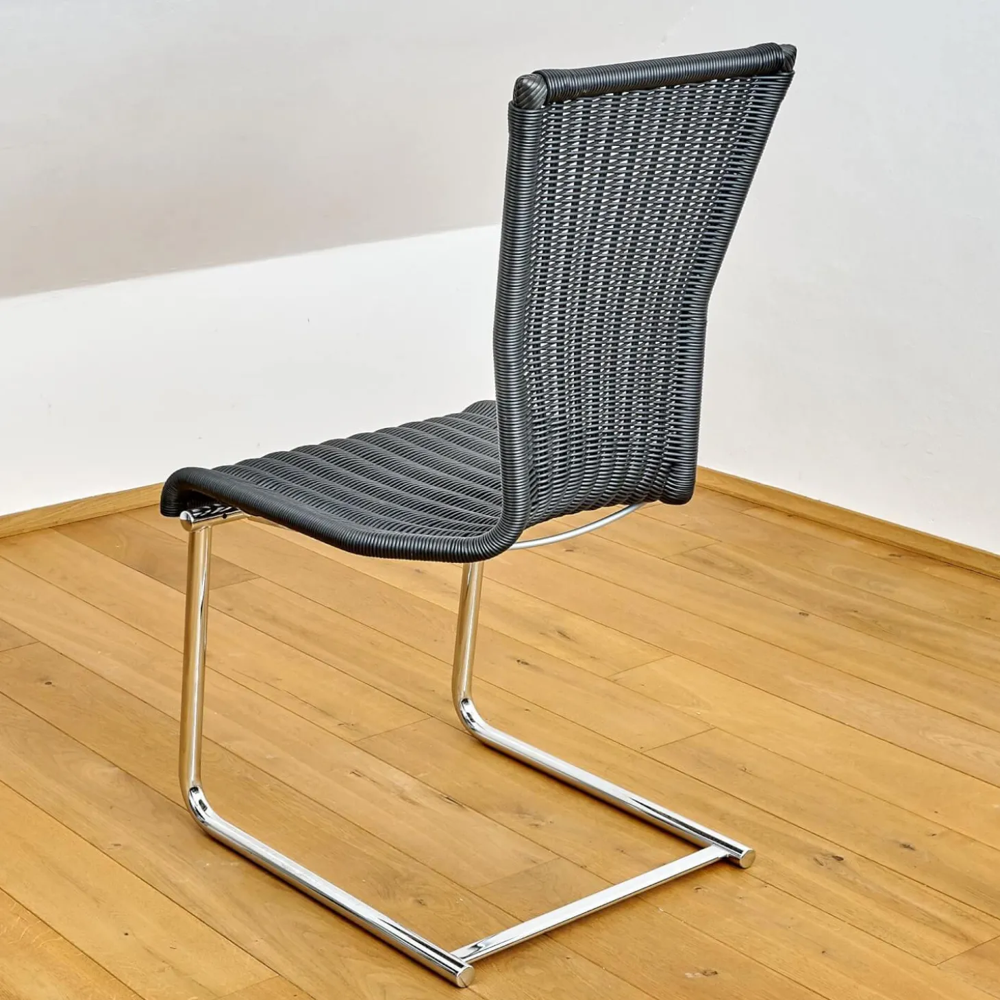 4er Set Stuhl Jimmy Saleen Geflecht Schwarz Gestell Chrom