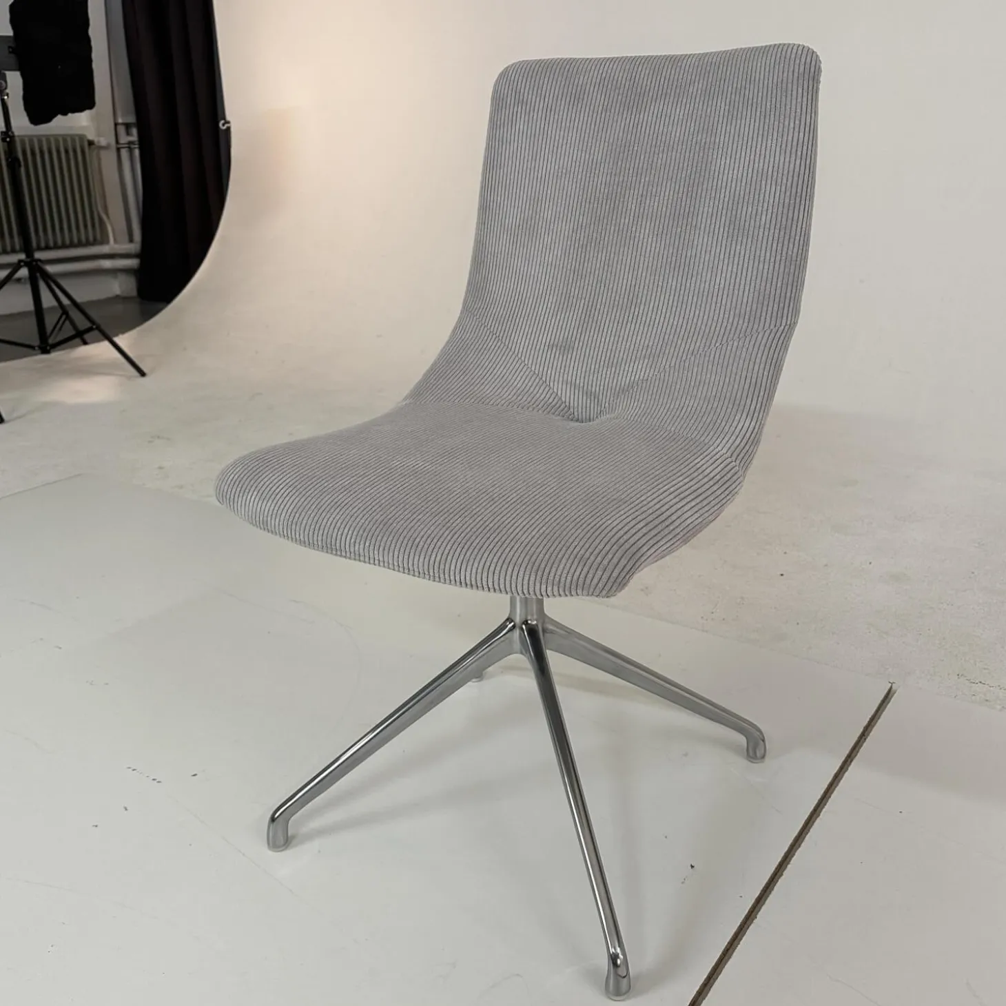 3er Set Stuhl Jona Ohne Armlehne Bezug U9999E Grau Fußkreuz Chrom Mit Drehbeschlag