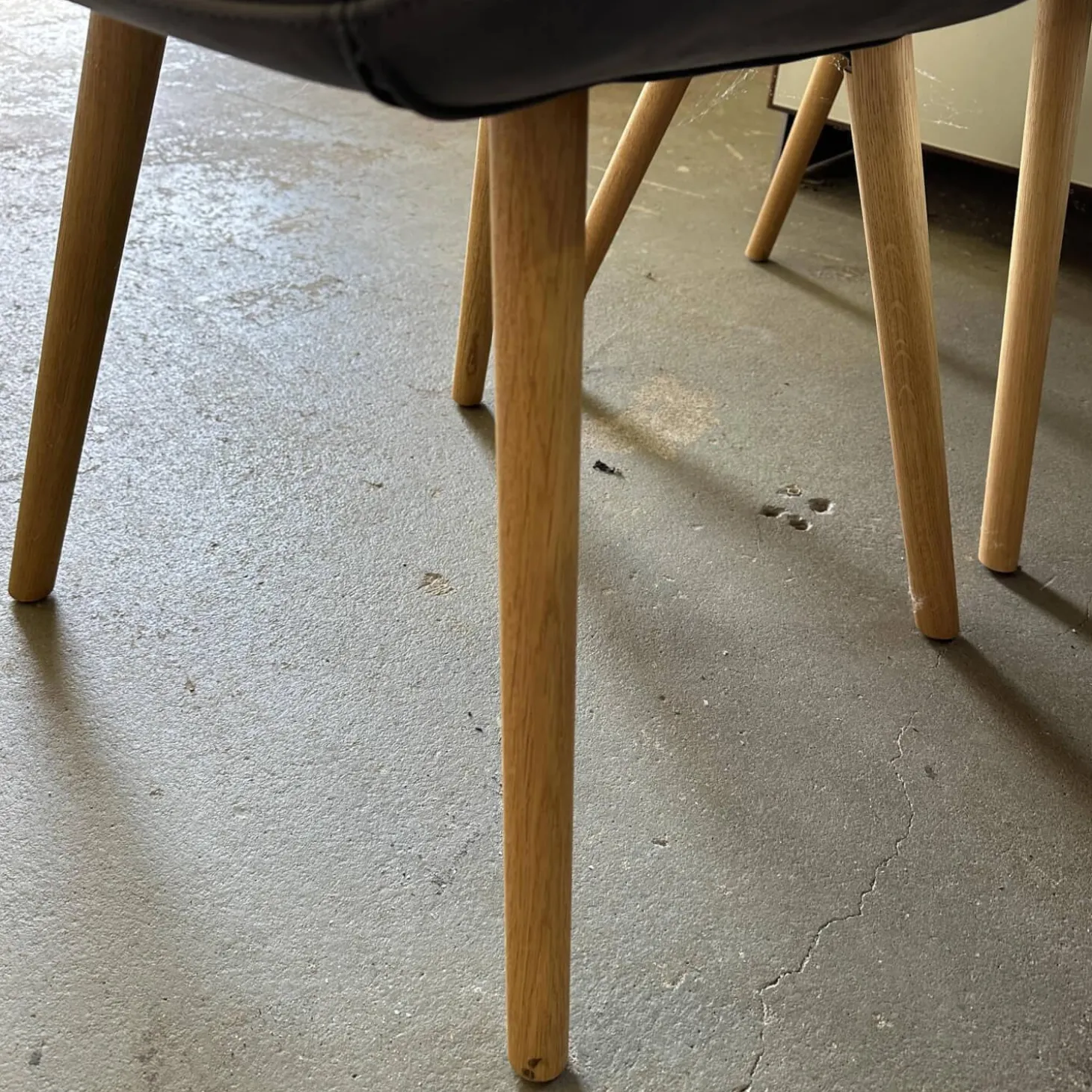 8er Set Stuhl Kasaar Leder Novera 0523 Black Off Schwarz Gestell Knorrige Eiche Natur Geölt