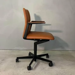 4er Set Stuhl Leadchair Management Leder Napoli Cognac Braun Gestell Schwarz Matt Pulverbeschichtet Füße Rollen Schwarz
