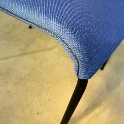 4er Set Stuhl Liz 1300 Stoff Steelcut Trio Blau Gestell Stahl Schwarz Matt Pulverbeschichtet Mit Kunststoffgleitern