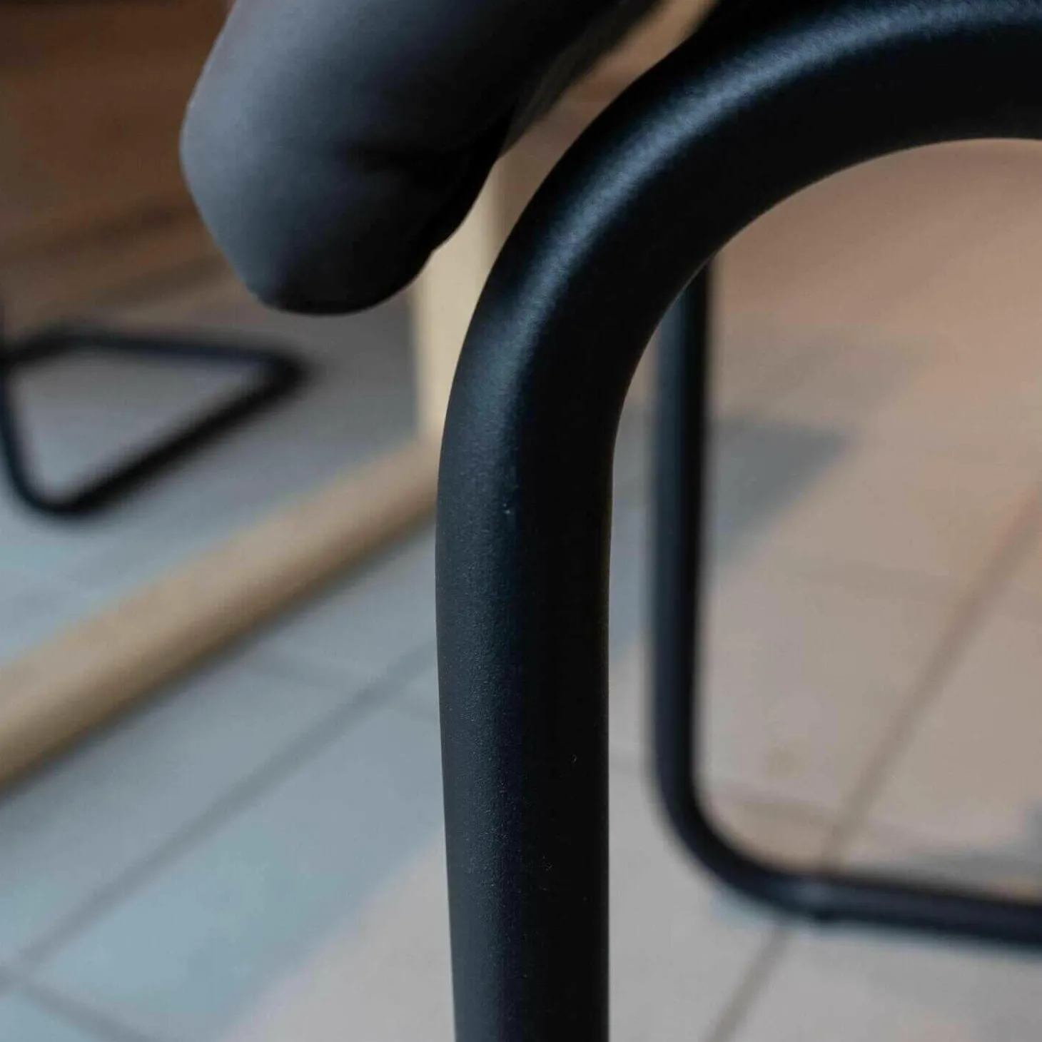 4-er Set Stuhl My Derby Stuhl Freischwinger Schwarz 224 Stoff Celina