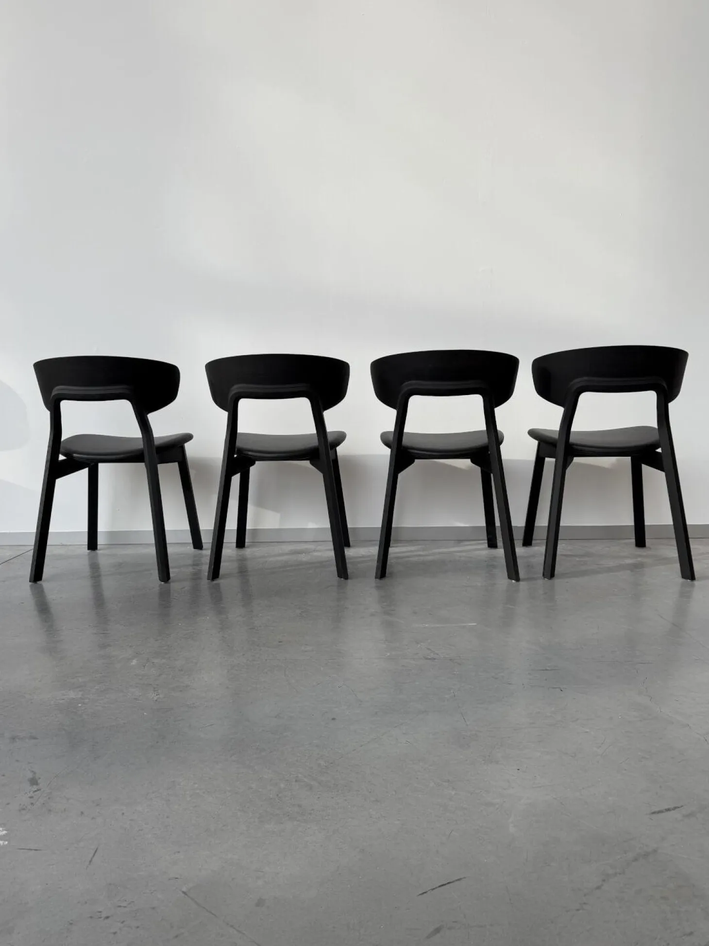 4er Set Stuhl Nonoto Comfort Bezug Leder Reinhardt Jepard Black Schwarz Gestell Eiche Gebeizt Graphite Schwarz