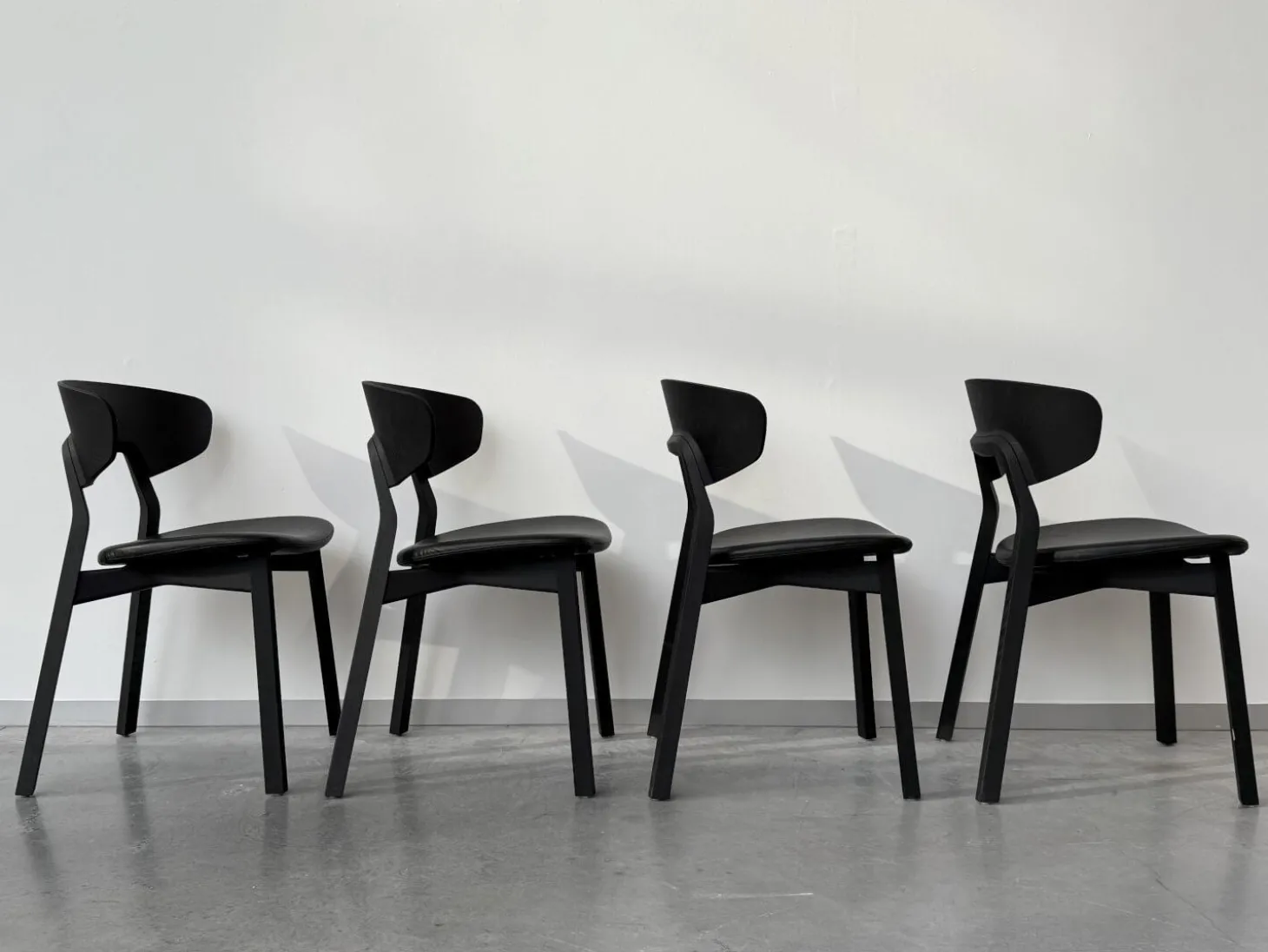 4er Set Stuhl Nonoto Comfort Bezug Leder Reinhardt Jepard Black Schwarz Gestell Eiche Gebeizt Graphite Schwarz