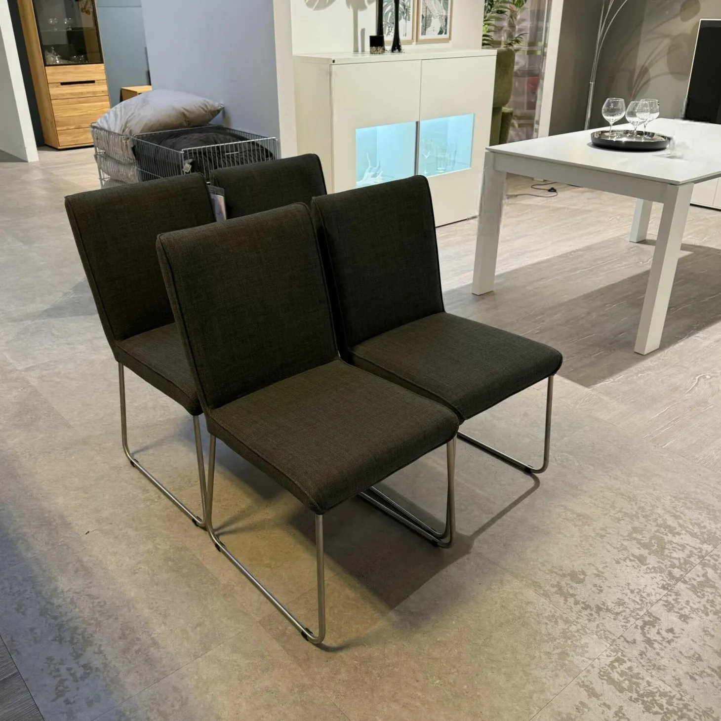 4er Set Stuhl Now Dining S21 Flachgewebe Anthrazit Metallgestell Kufen Chrom