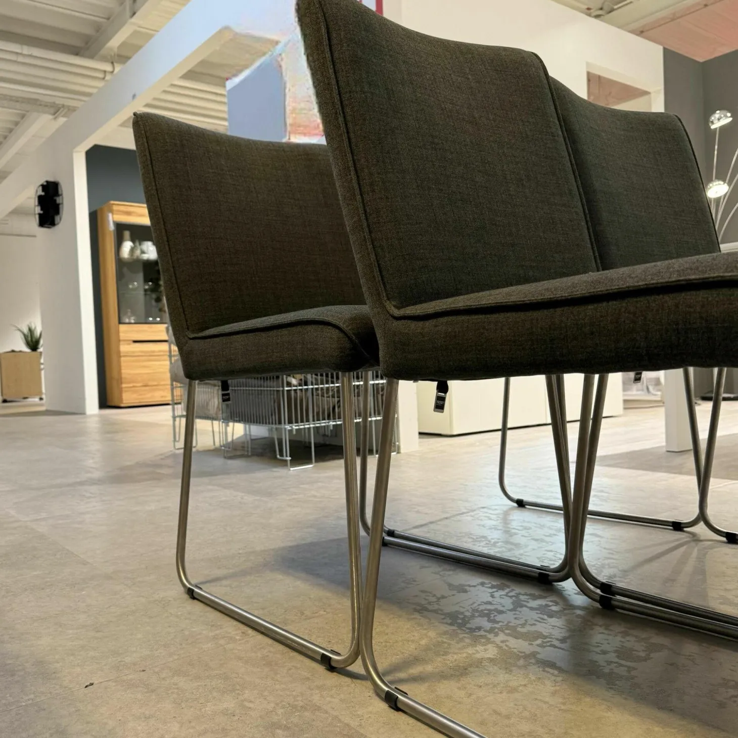 4er Set Stuhl Now Dining S21 Flachgewebe Anthrazit Metallgestell Kufen Chrom