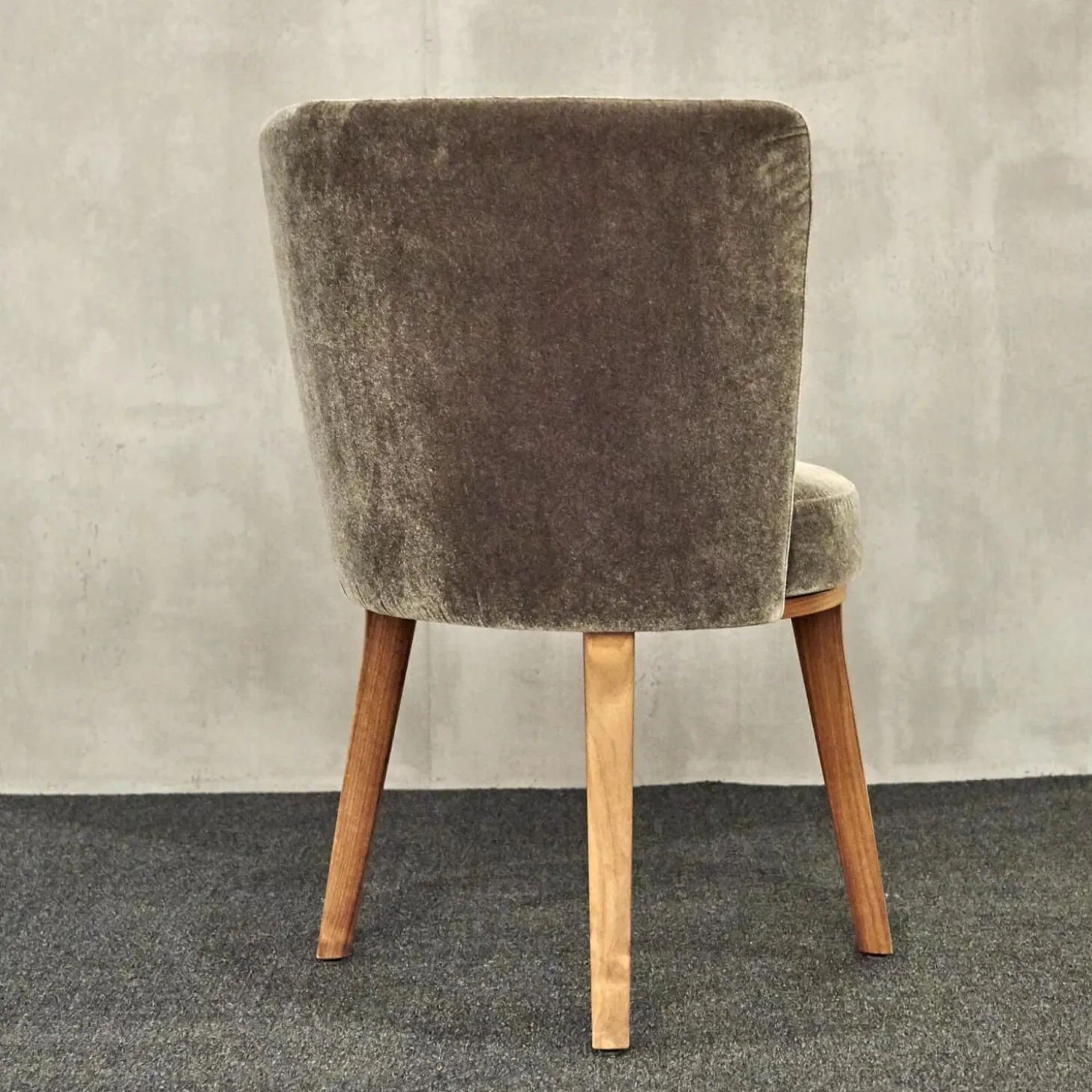 2er Set Stuhl Polo Cocktail Stoff Emilia B-121 Untergestell Nussbaum Geölt Mit Drehfunktion Und Rückholmechanik