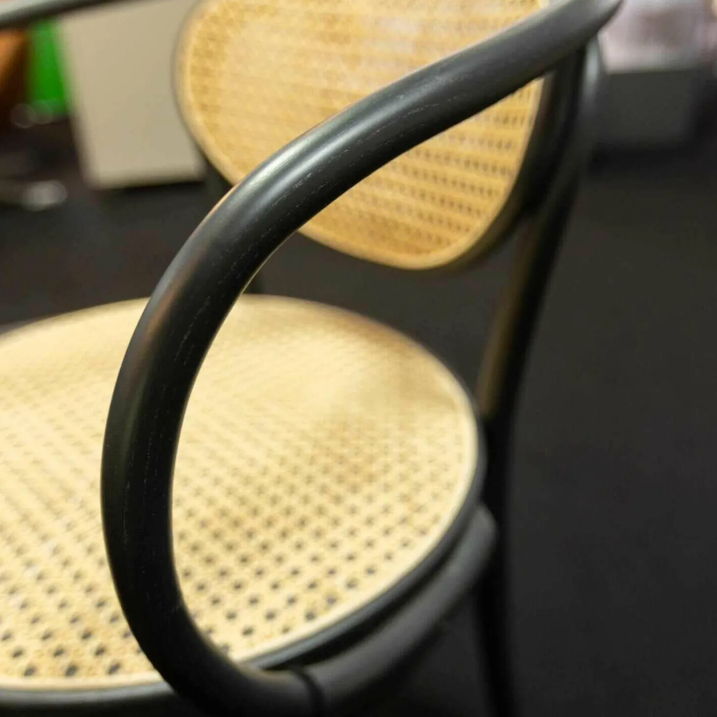 3-er Set Stuhl 210R Pure Rohrgeflecht Mit Verstärkungsgewebe Untergestell Esche Schwarz Lackiert