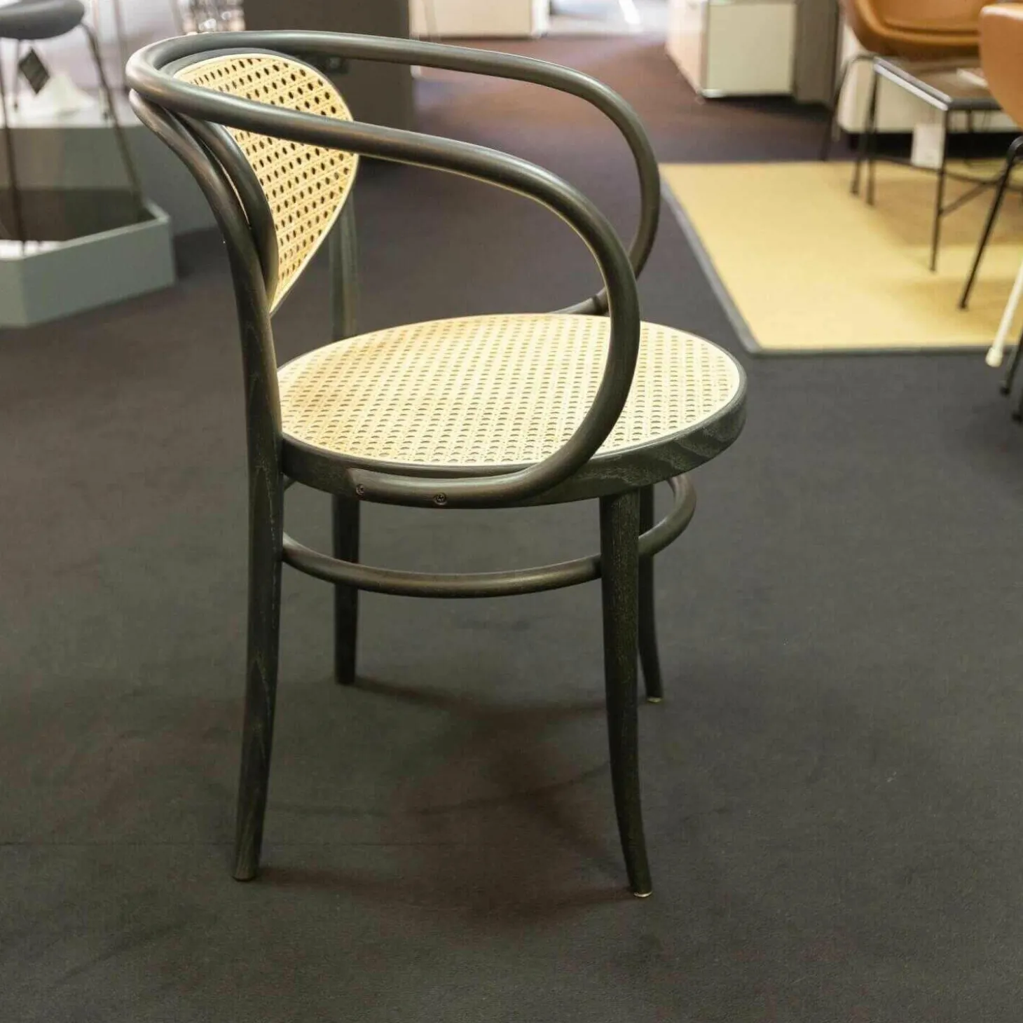 3-er Set Stuhl 210R Pure Rohrgeflecht Mit Verstärkungsgewebe Untergestell Esche Schwarz Lackiert