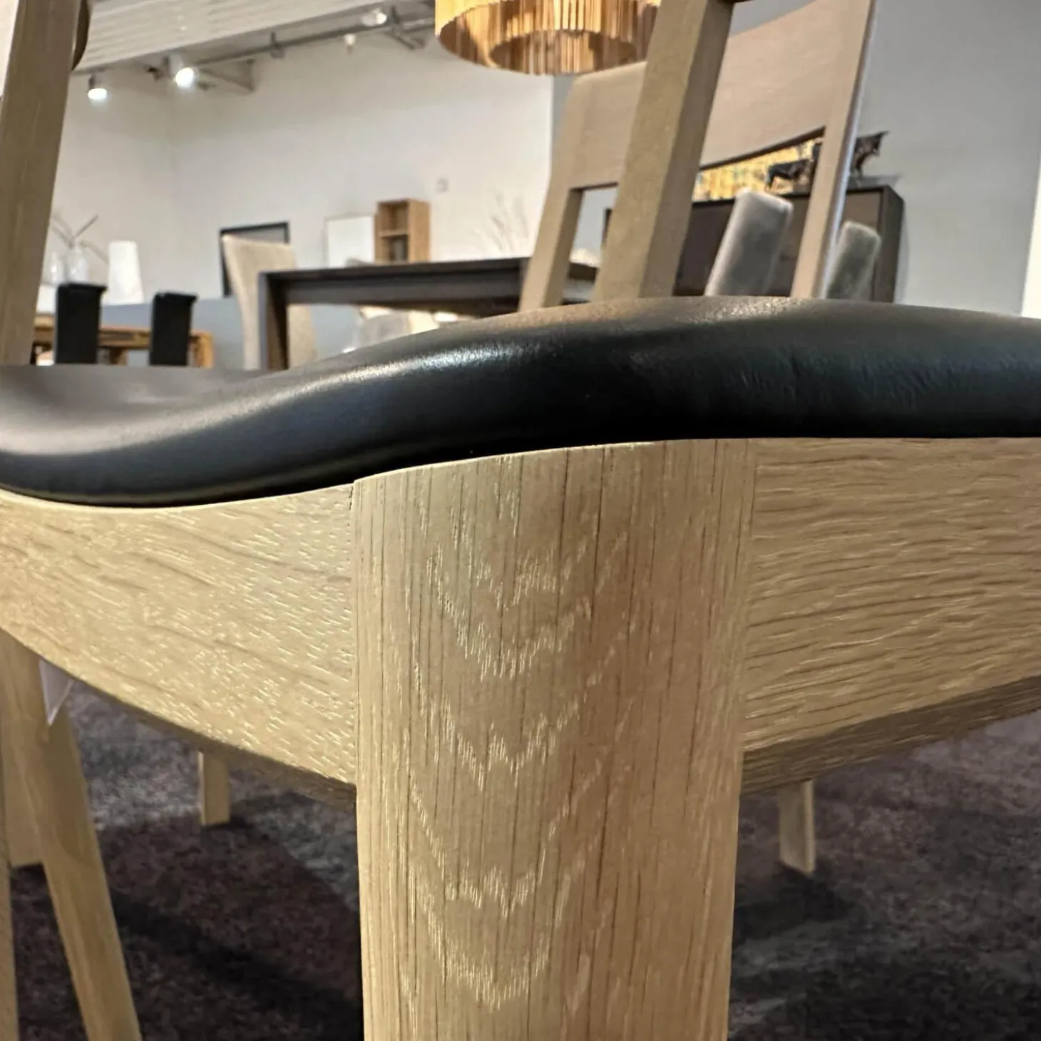 3-er Set Stuhl RO Plot Polstersitz Leder Schwarz Holzgestell Eiche