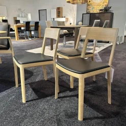 3-er Set Stuhl RO Plot Polstersitz Leder Schwarz Holzgestell Eiche