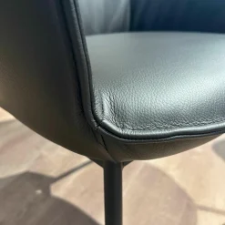 4er Set Stuhlsessel 655 Leder 40 300 Dunkelbraun Gestell Stahl Verkehrsschwarz Mit Kunststoffgleitern