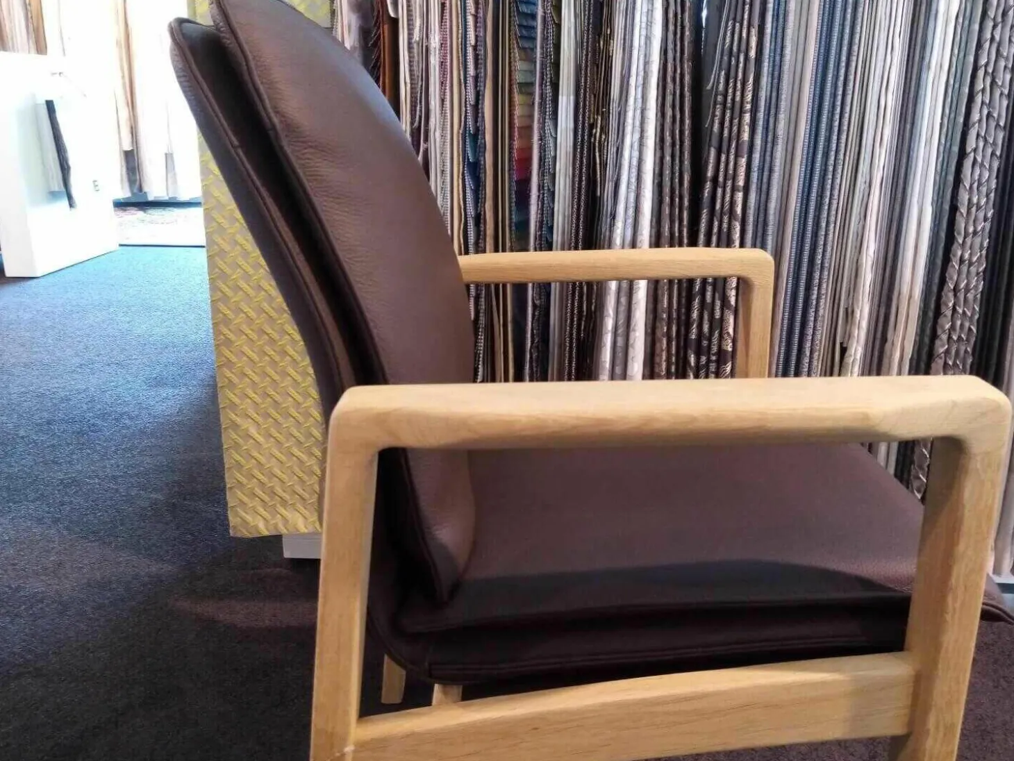 4er-Set Armlehnstühle Leder 508 Dark Brown Gestell Lackiert