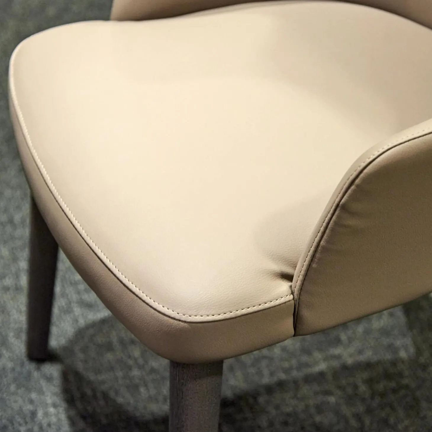 2er-Set Armlehnstuhl Eva Bezug Kunstleder A Talpa Beige Gestell Eiche Grigio Grau