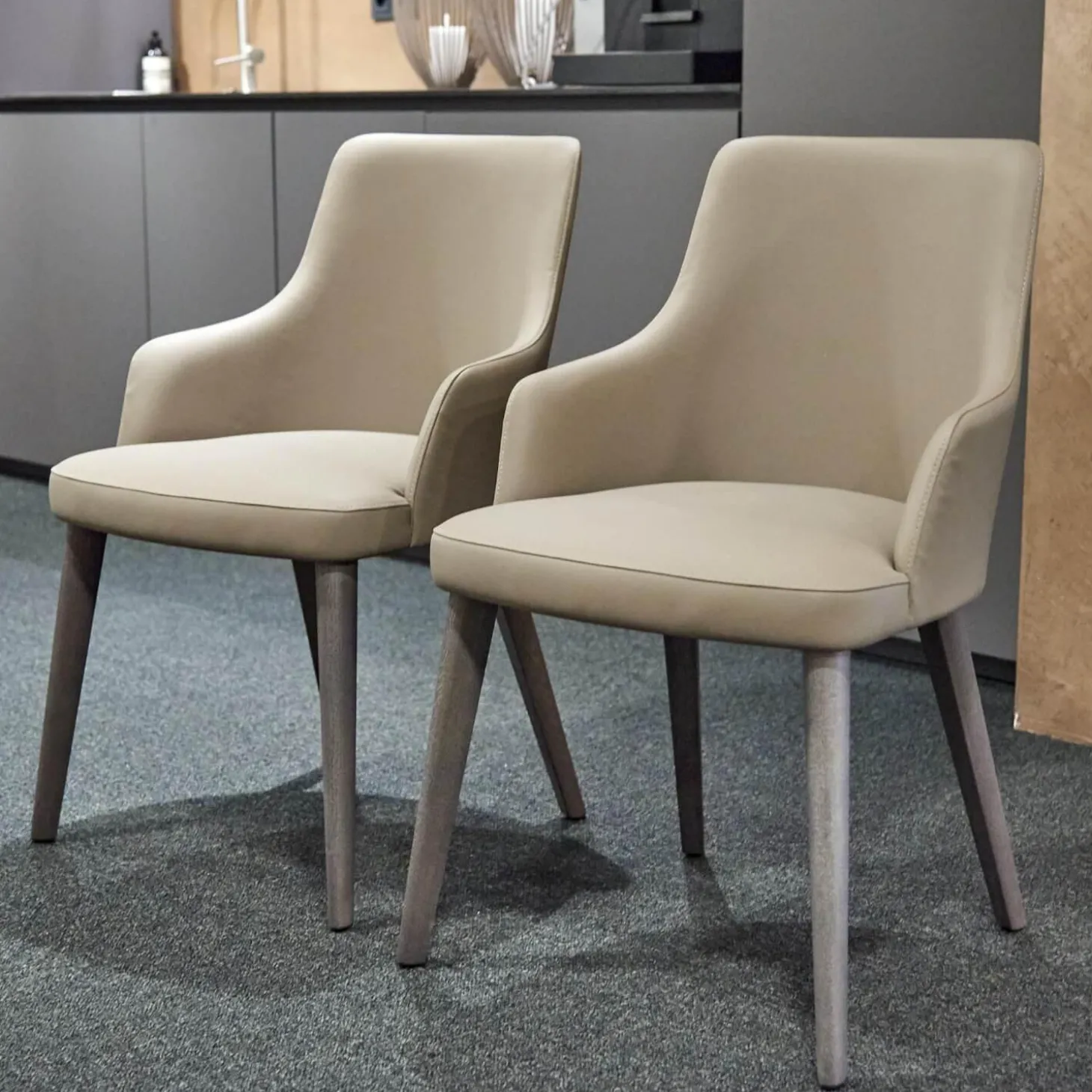 2er-Set Armlehnstuhl Eva Bezug Kunstleder A Talpa Beige Gestell Eiche Grigio Grau