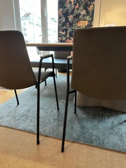 6er-Set Armlehnstuhl Liz M 1330 Bezug Leder Vintage Fango Grau Gestell Schwarz Stapelbar