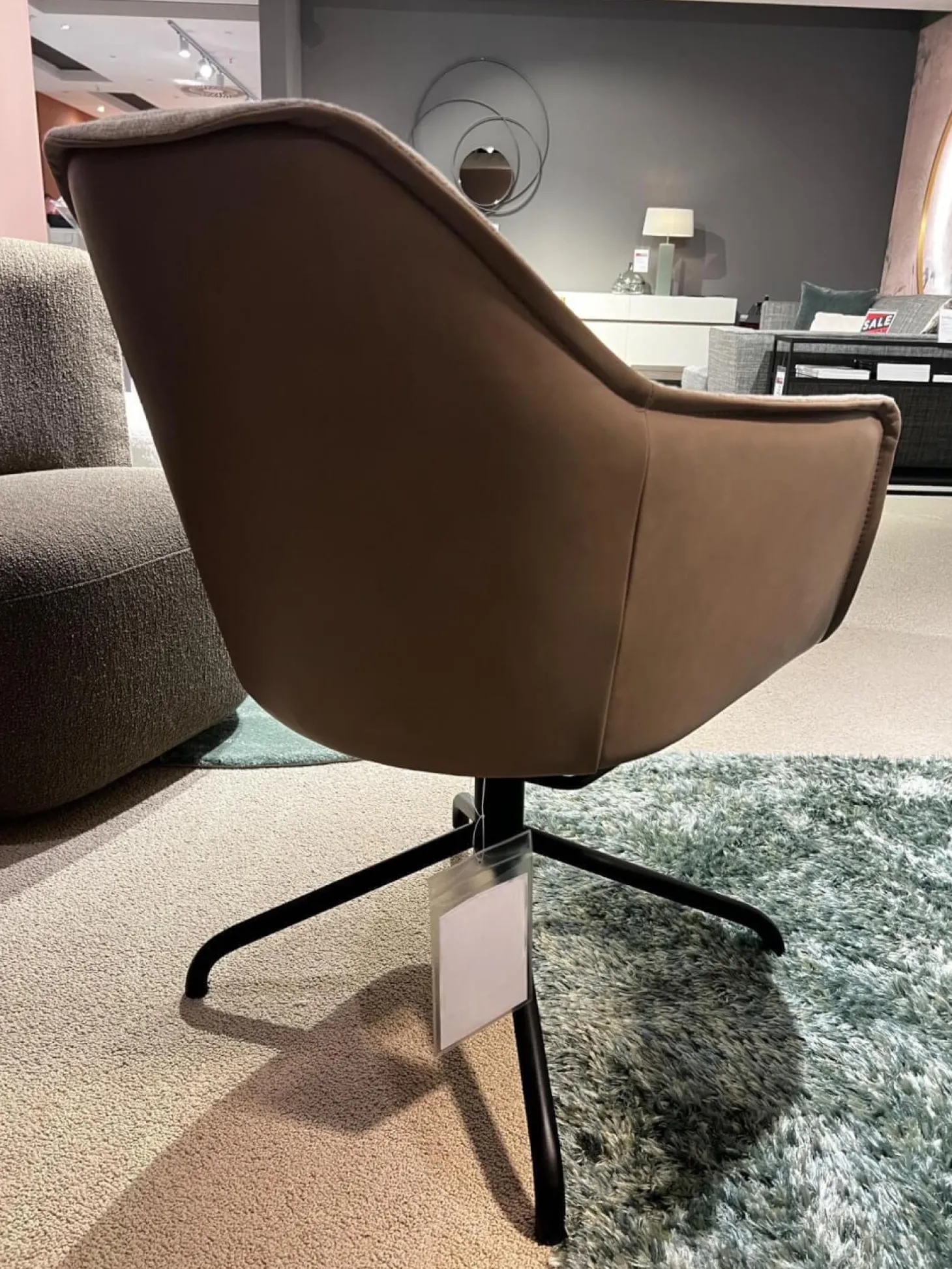 2er-Set Armlehnstuhl Sophie Innen Stoff Sama 072 Papyrus Creme Außen Leder Nature Lavagrau Gestell Schwarz Pulverbeschichtet