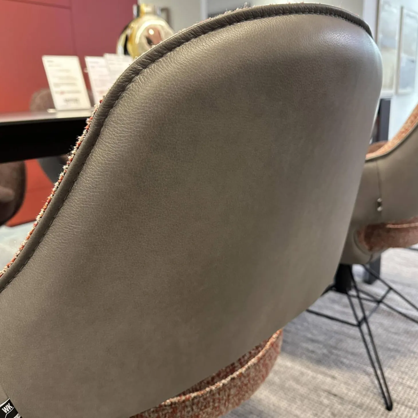 6er-Set Armlehnstuhl WK 708 Stoff JAB A91062 Rosa Und Leder Granada Steel Grau Drehgestell Schwarz