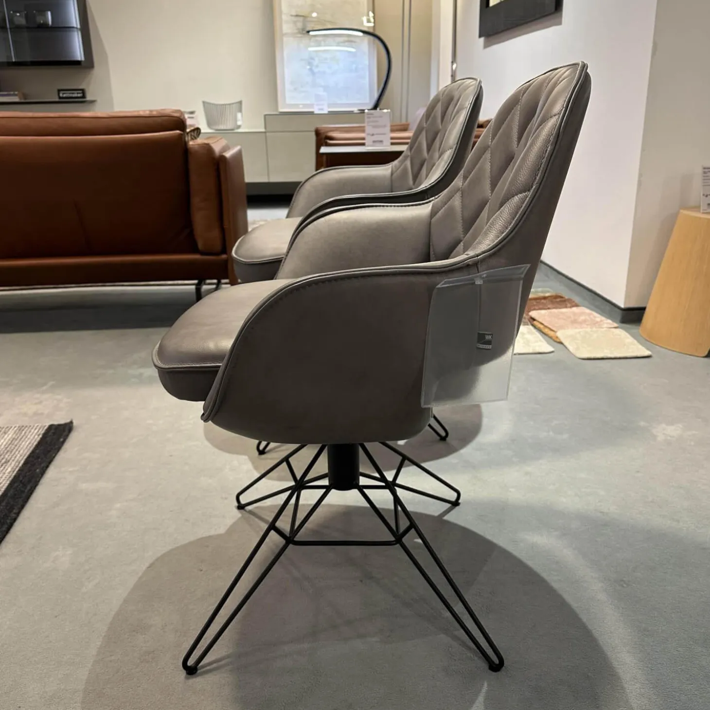 6er-Set Armlehnstuhl WK 708 Stoff JAB A91062 Rosa Und Leder Granada Steel Grau Drehgestell Schwarz