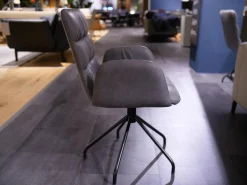 4er-Set Armstuhl Aiden Soft Leder Luna Steingrau Spinnenfuß Schwarz Mit Gleitern Und Drehmechanik