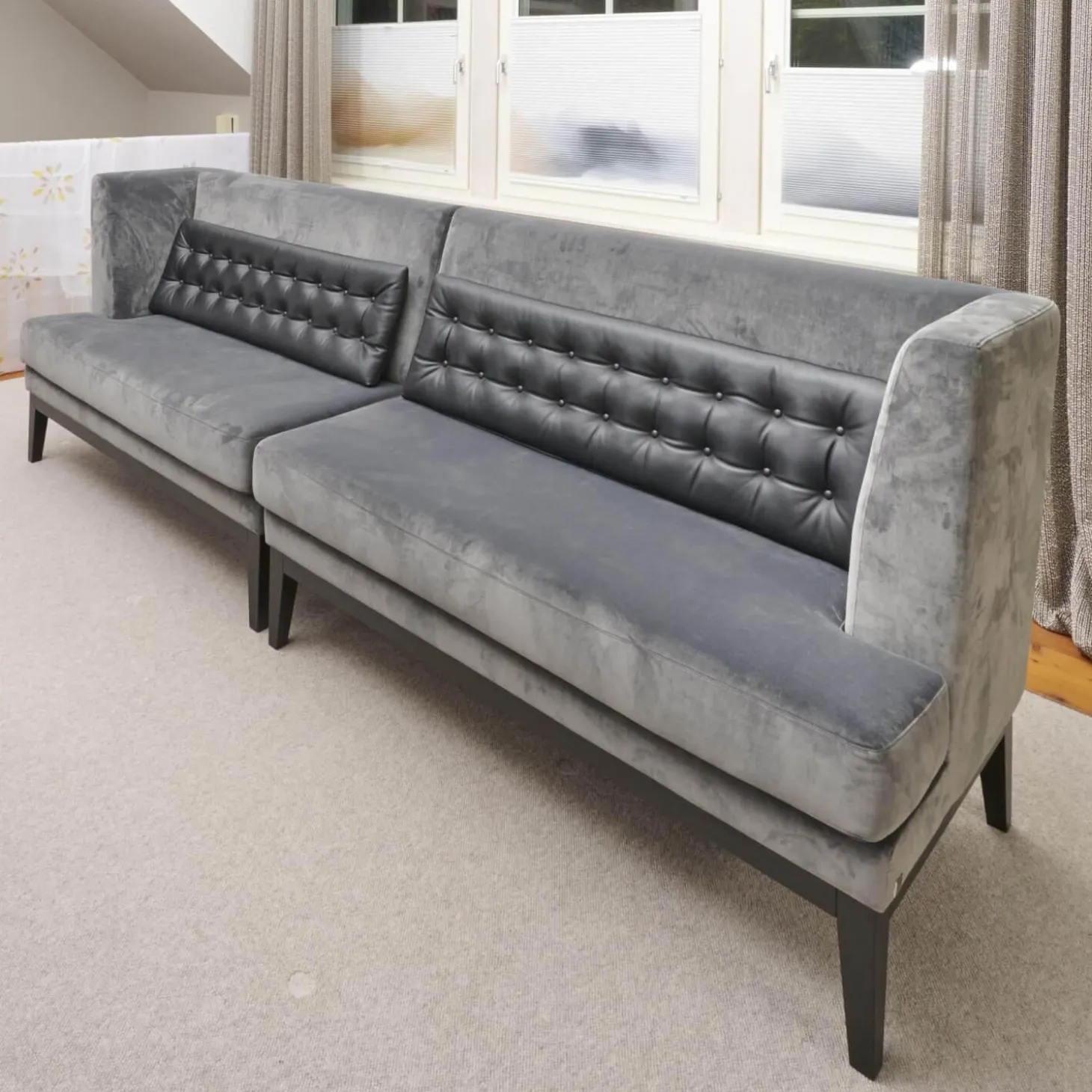 2er-Set Bank Polo Dining Stoff City Velvet Reloaded Grau Gestell Esche Schwarz Gebeizt Mit Vorstellkissen