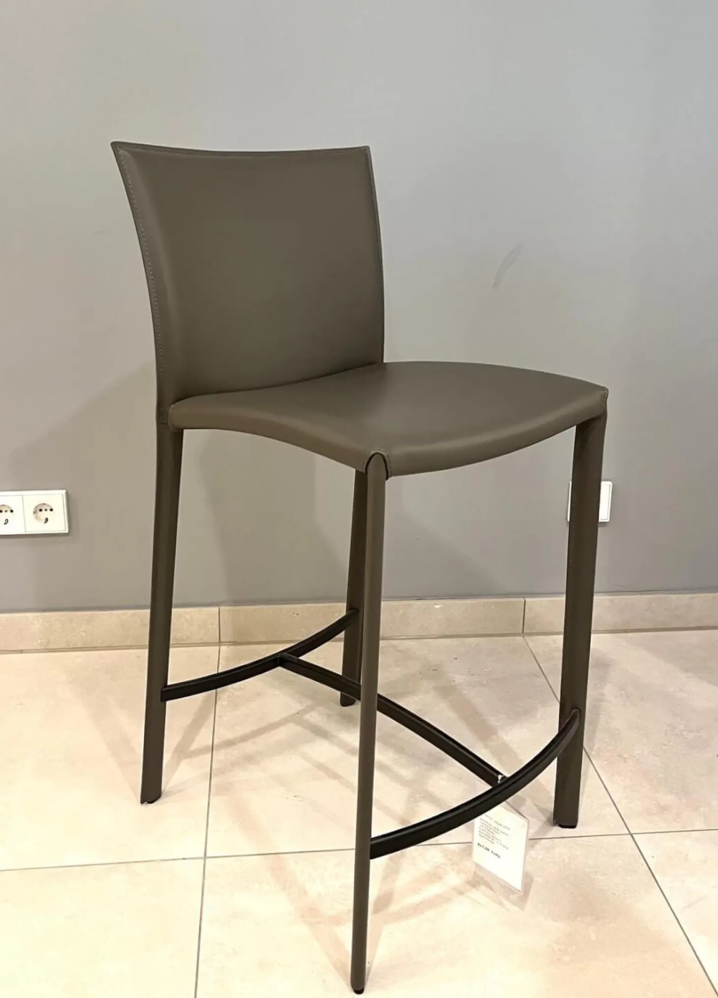 2er-Set Barhocker 2078 Nobile Kernleder Muscat Braun Naht Muscat Fußkreuz Schwarz