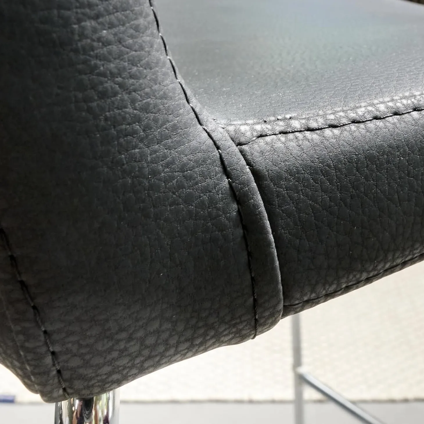 2er-Set Barhocker Wave Bezug Eco-Leder Schwarz Gestell Verchromt Inklusive Gleiter