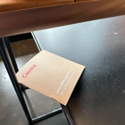 2er-Set Beistelltisch Torei Platte Amerikanischer Nussbaum Und Marmor Marquina Schwarz Gestell Metall Schwarz