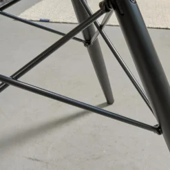 2er-Set Eames Plastik Side Chair DSW Sitzschale Kunststoff Kieselstein Gestell Ahorn Schwarz Lackiert