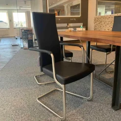 4er-Set Kragstuhl D26 1 PE Leder Schwarz Gestell Tube Aplati