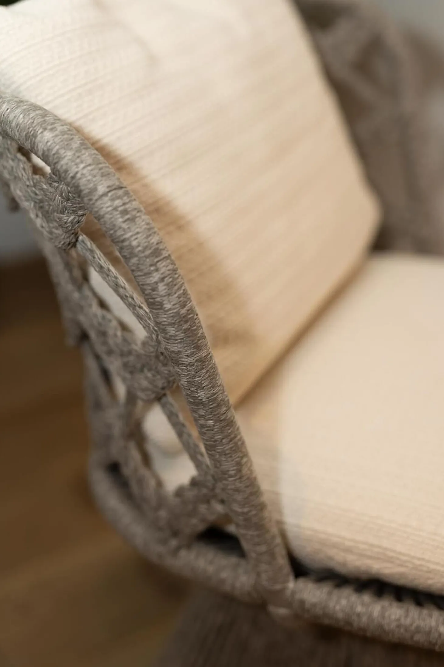 4er-Set Outdoorstuhl Flair Bezug Stoff Lilia Weiß Geflecht Taubengrau Gestell Tortora Lackiert