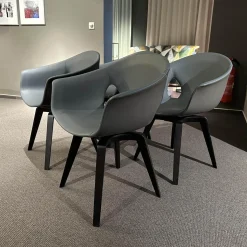 4er-Set Sessel Ginger 5542101 Bezug Außenschale Leder SC 28 Seppia Braun Grau Innen LEder SC 254 Stell Blue Grau Blau Gestell Wengeholzfarbig Esche 32 Drehbar Mit Rückholfunktion